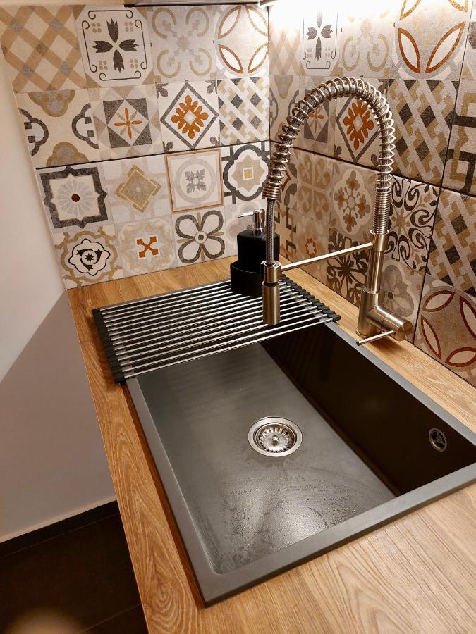Christina-Anna Athens City Center Walking Distance To Everywhere And Acropolis, In One Of The Most Favorable Locations By National Gardens And Zoo, Hellenic Parliament In Syntagma And Stylish Exquisite Kolonaki Cozy Renovated Apartment Eksteriør bilde